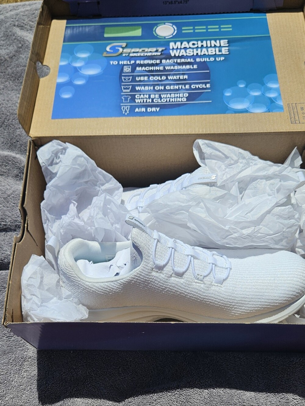 Skechers Women’s All-White Knit Slip-On Athletic Sneakers Size 8. - Picture 5 of 9